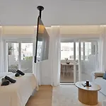 Appartamento Modern W Pool, Padel & Spacious Balcony *